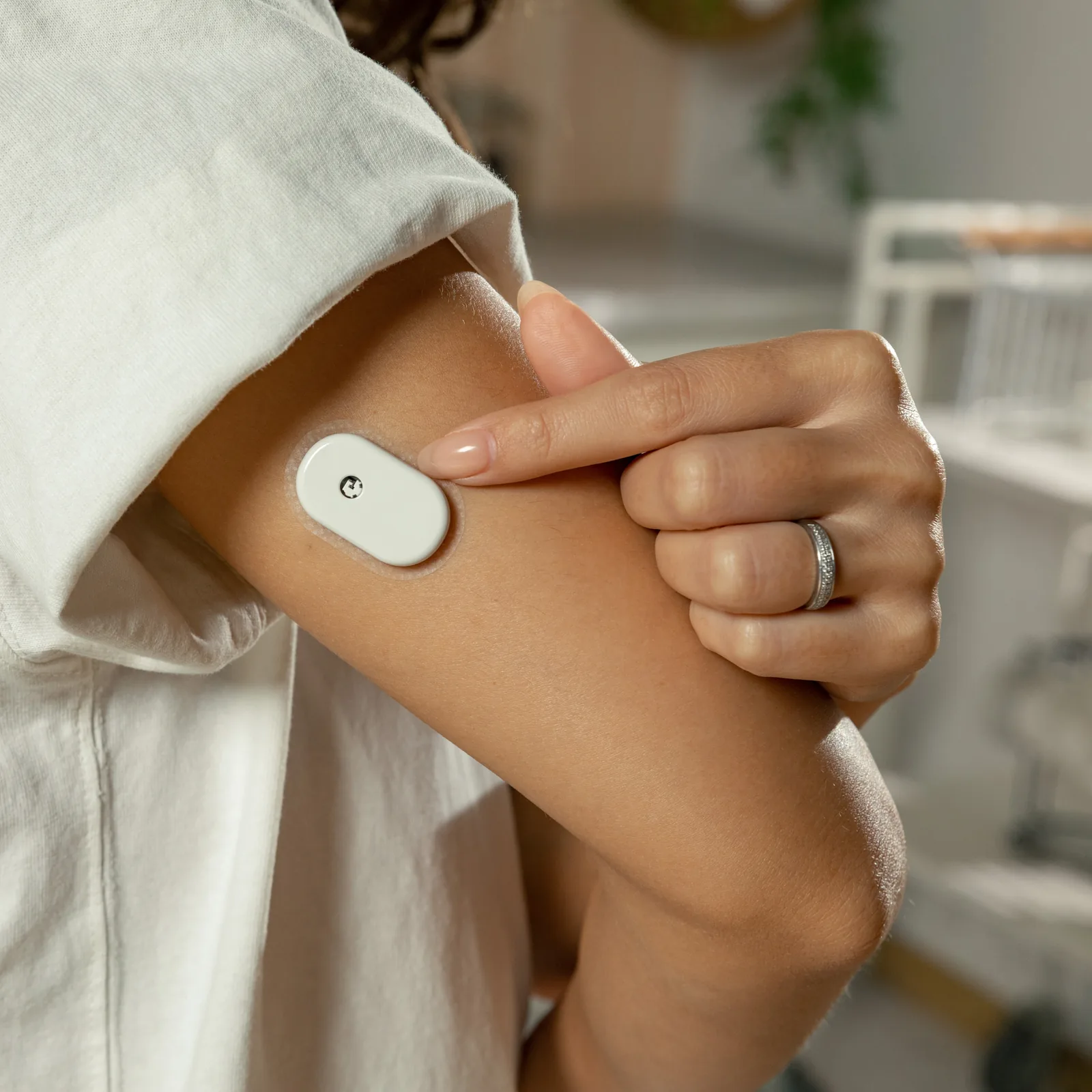 Sibionics GS1 sensor worn on the back of the upper arm